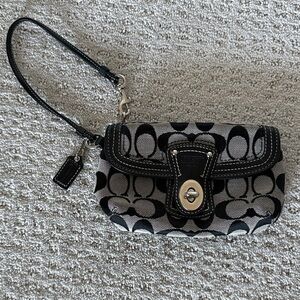 Vintage NWOT Coach Black and Gray Wristlet Clutch